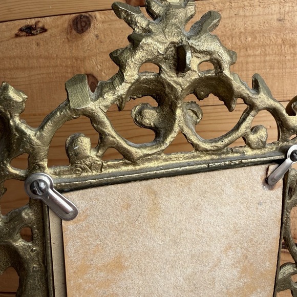 Vintage Ornate Cast Brass French Rococo Style Picture Photo Frame w/Easel 5"x7" - Picture 3 of 4